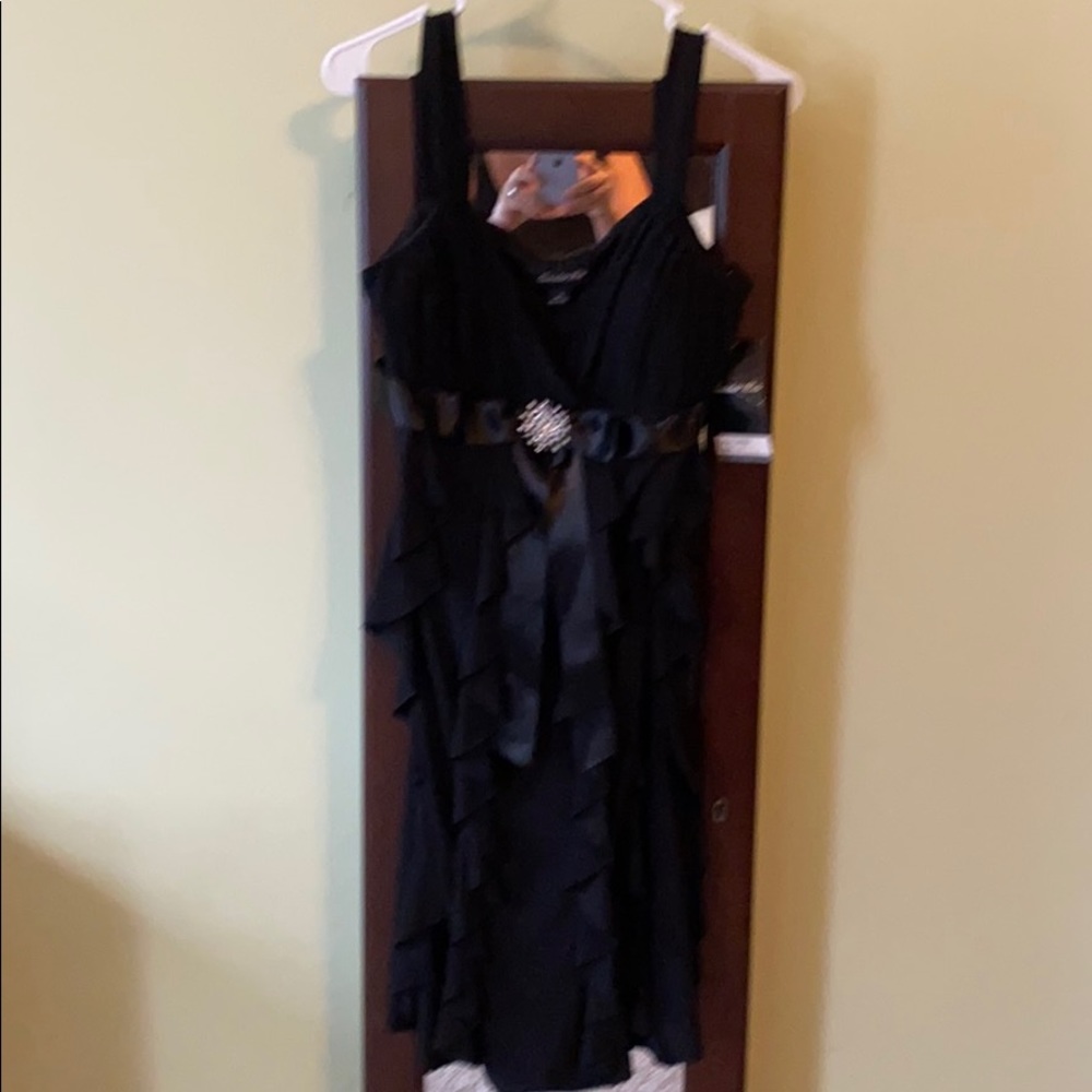 New Scarlet Night formal Dreas